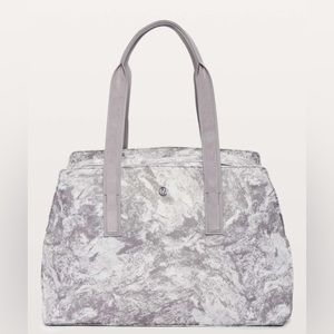 Lululemon Go Getter bag - grey marble